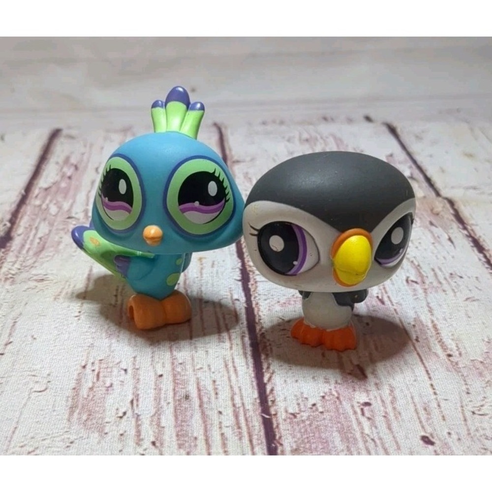 Hasbro Littlest Pet Shop Peacock #869 & Puffin #1748‎